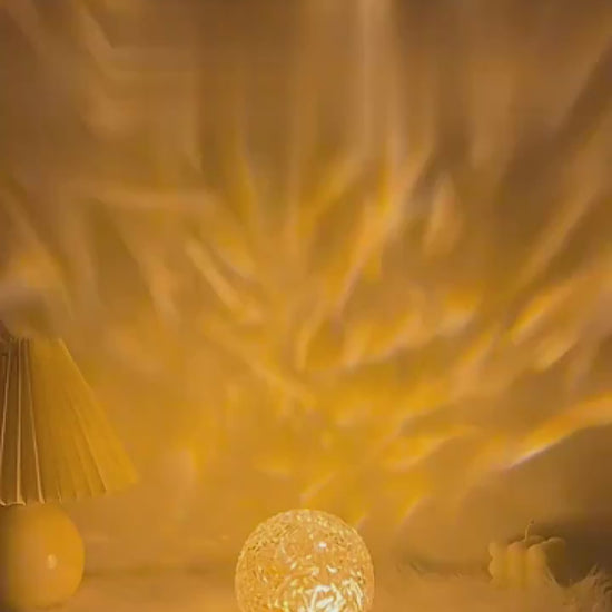 Video: La Marée casting rippling light across a room